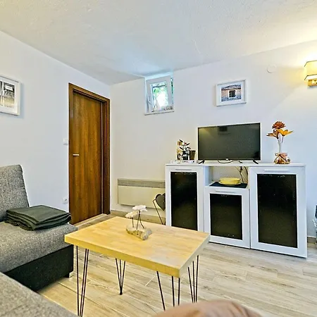 Ivanera 2+1 Apartamento Postira